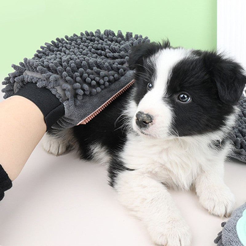2-in-1 Pet Bathing and Grooming Brush